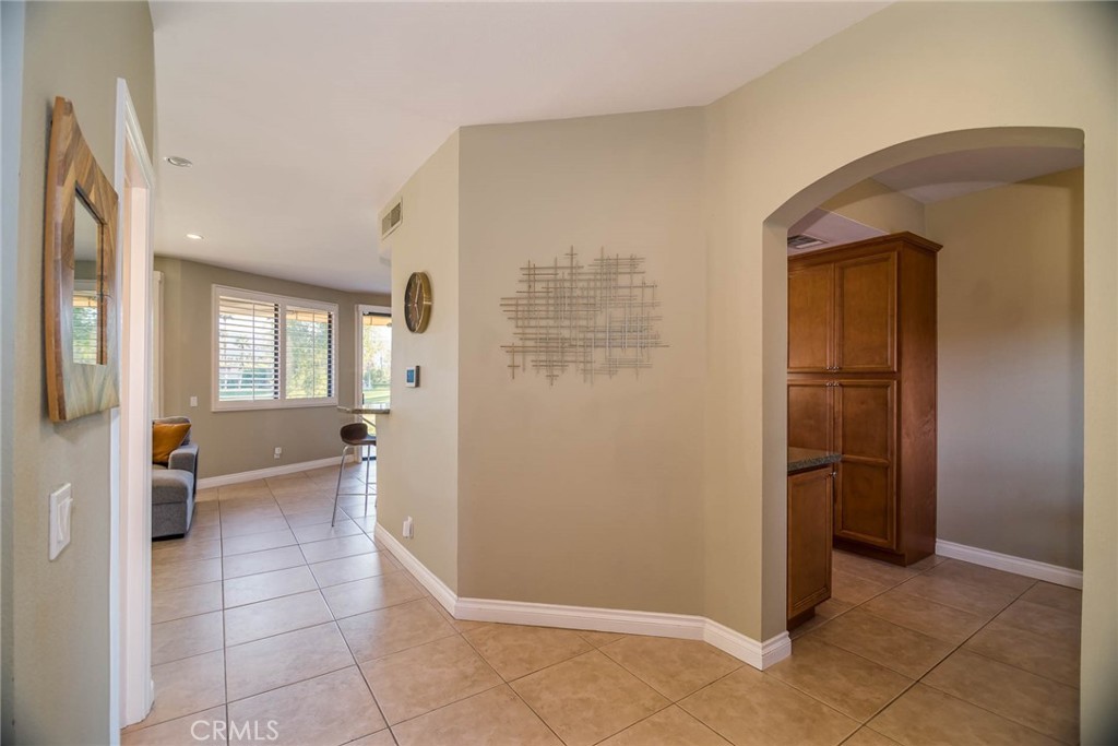 38049 Crocus Lane Property Photo 6
