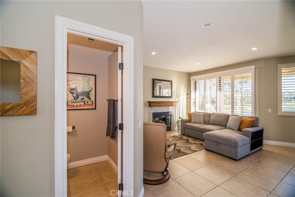 38049 Crocus Lane Property Photo 7