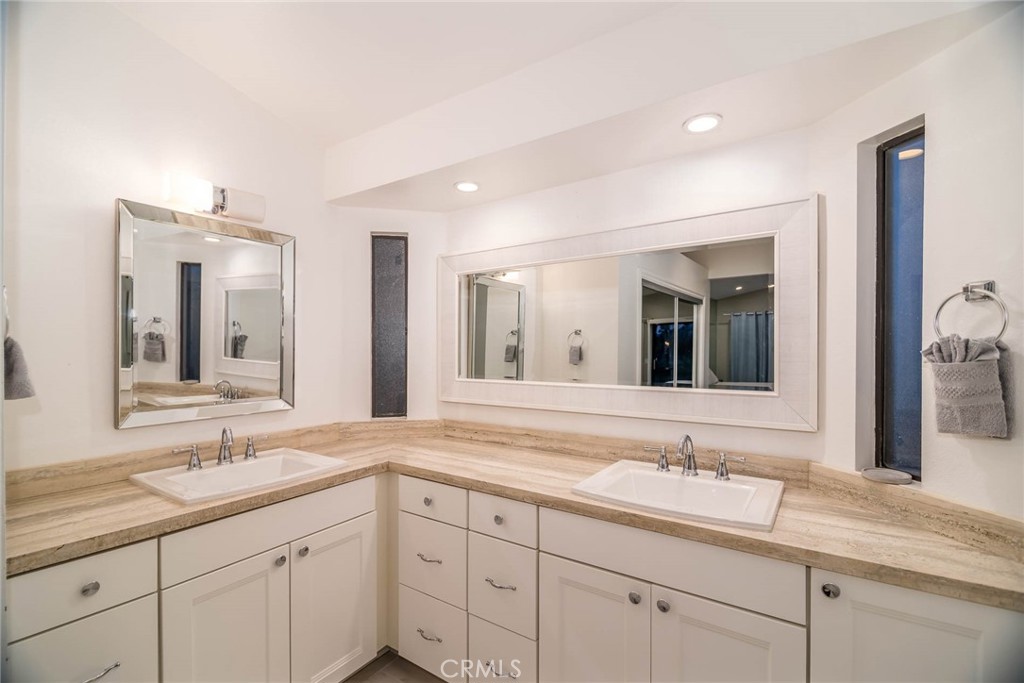 38049 Crocus Lane Property Photo 31
