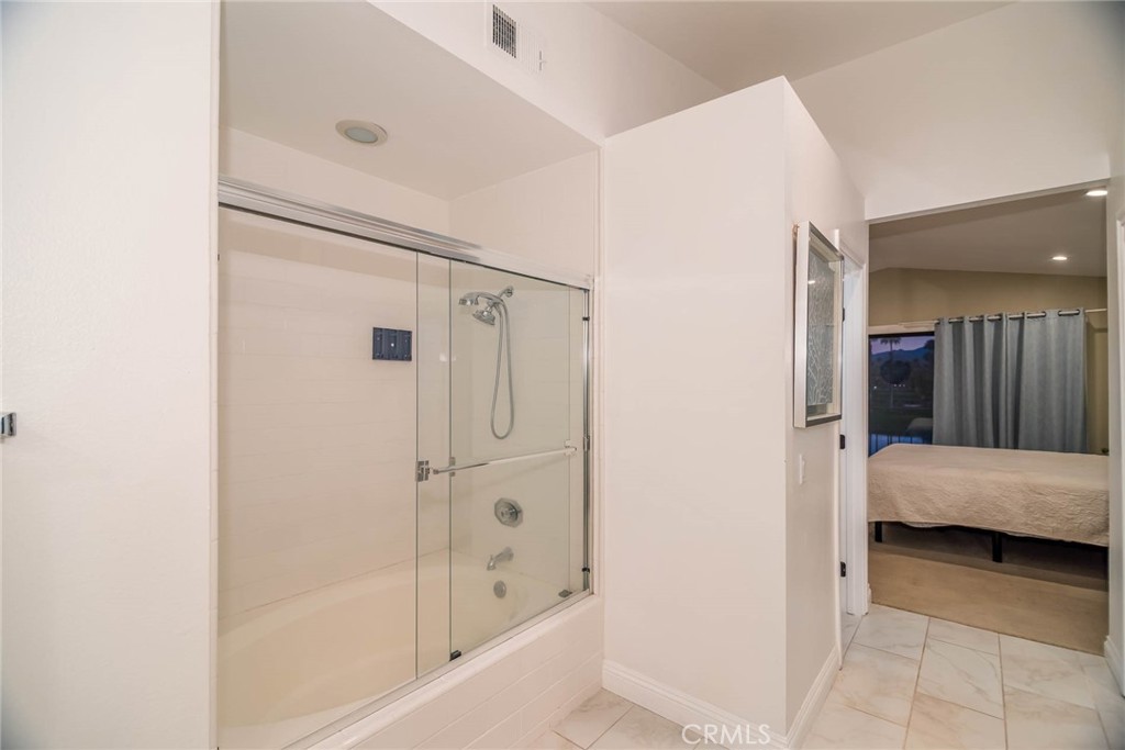 38049 Crocus Lane Property Photo 32