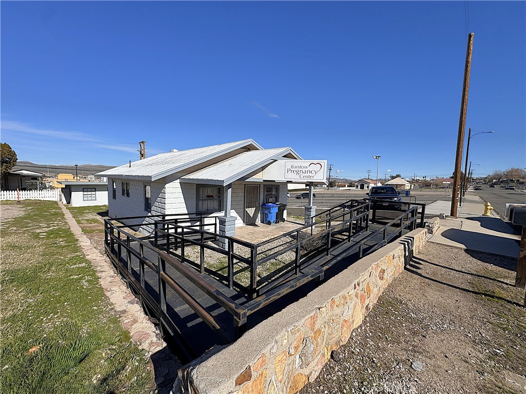 521 E Williams Street Property Photo 4
