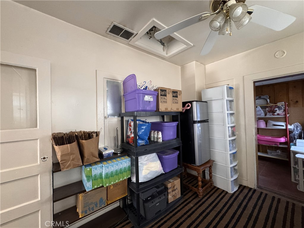 521 E Williams Street Property Photo 8