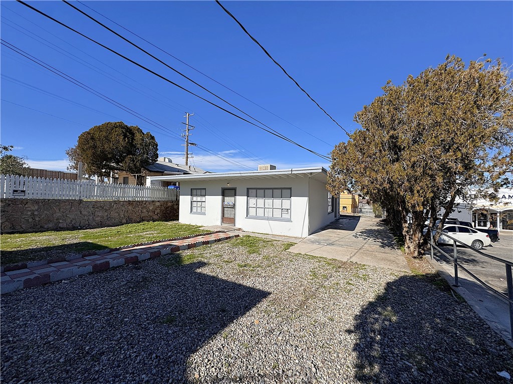 521 E Williams Street Property Photo 12