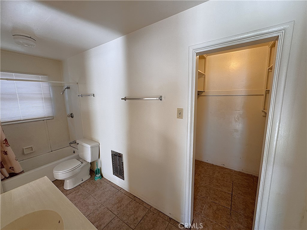521 E Williams Street Property Photo 20