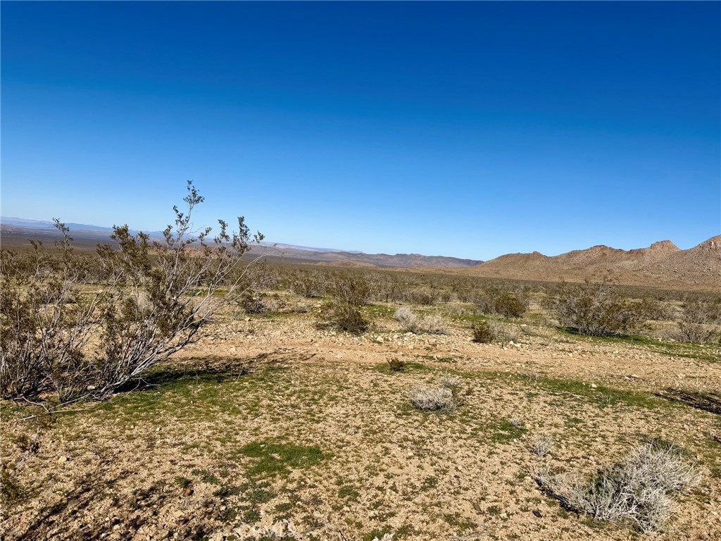 1 Off Pipeline Property Photo 4