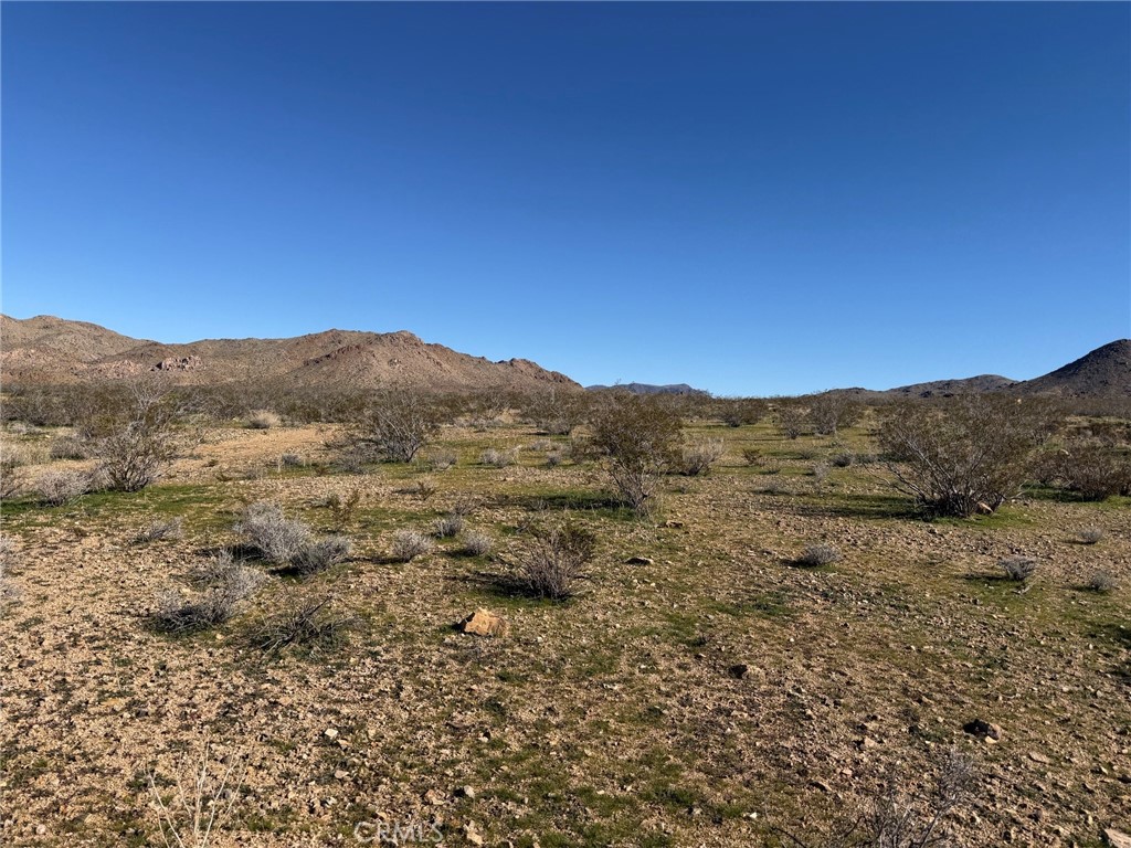 1 Off Pipeline Property Photo 5