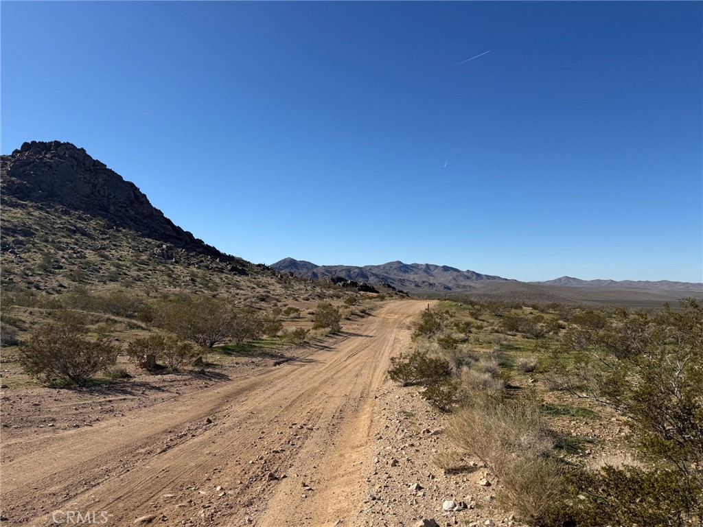 1 Off Pipeline Property Photo 9