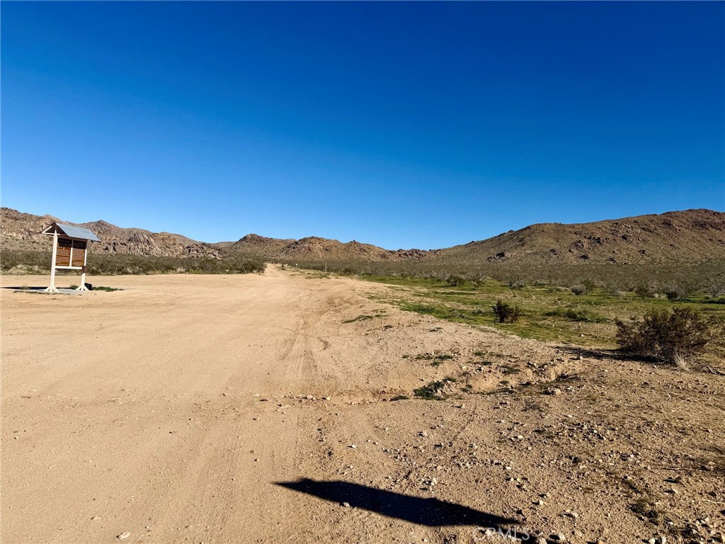 1 Off Pipeline Property Photo 12