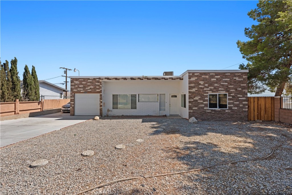23859 South Road Property Photo 1