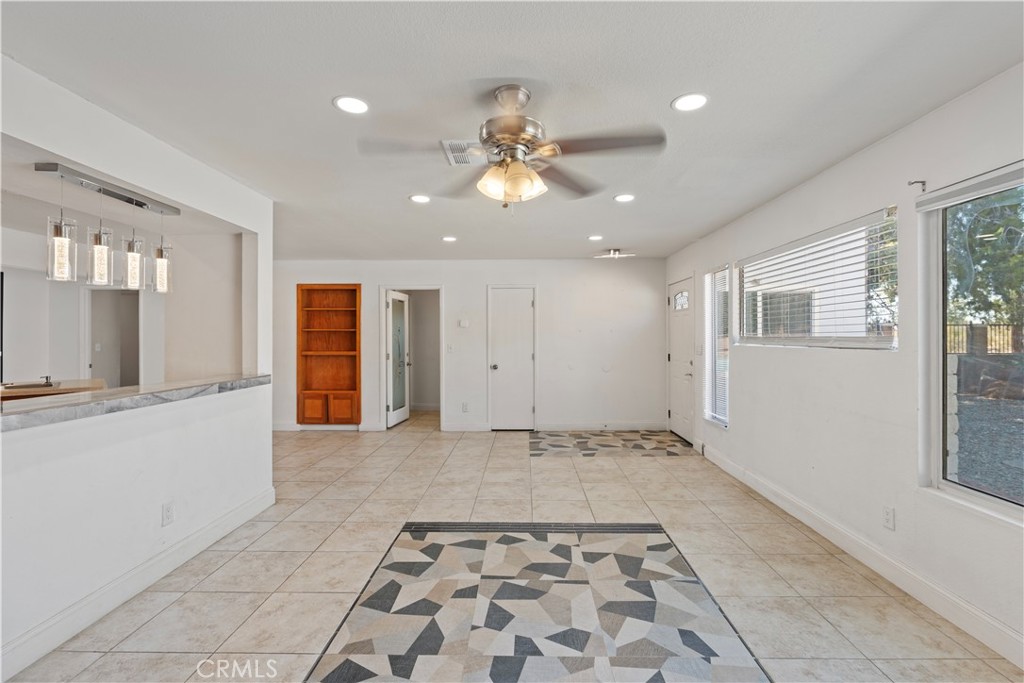 23859 South Road Property Photo 6