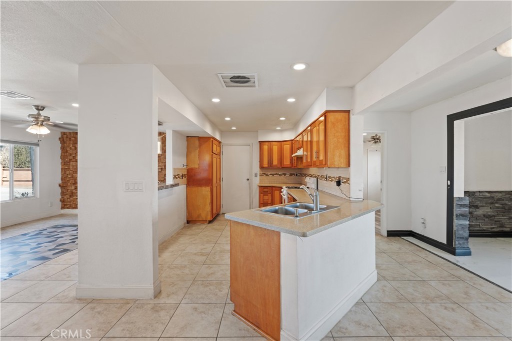 23859 South Road Property Photo 7