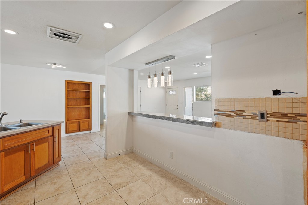 23859 South Road Property Photo 10