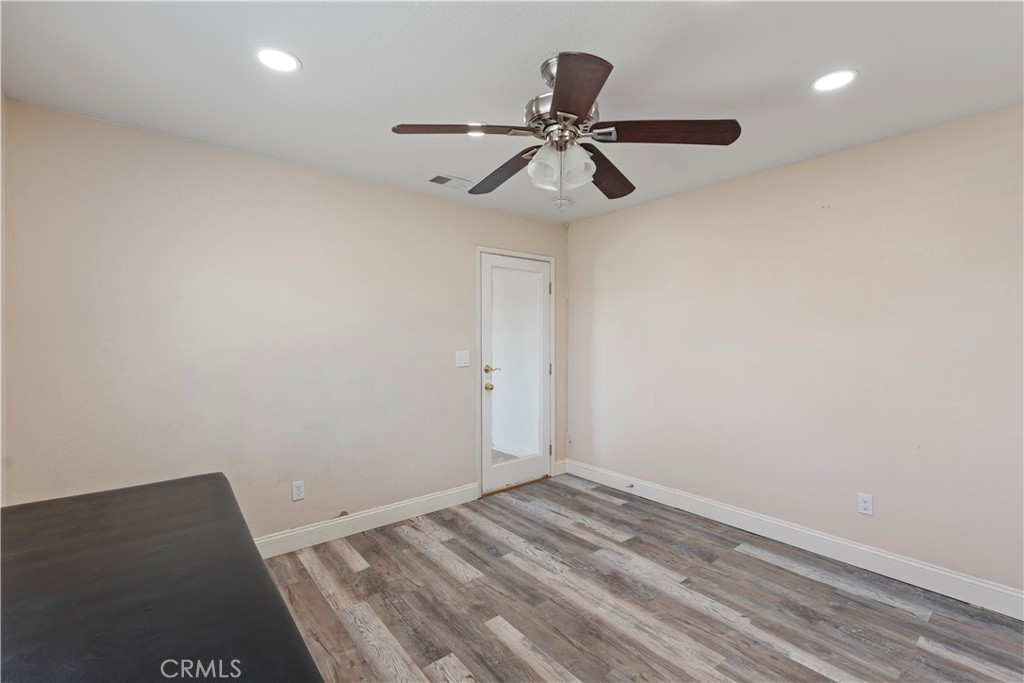 23859 South Road Property Photo 14