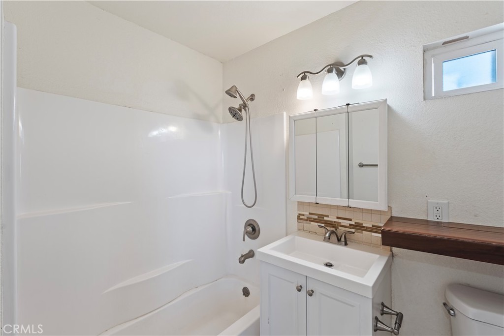 23859 South Road Property Photo 15