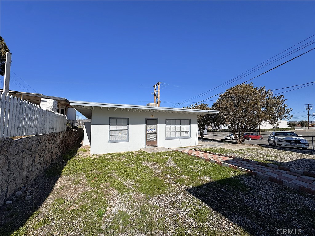 521 E Williams Street Property Photo 12