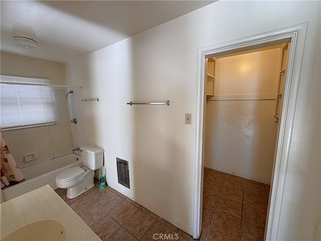 521 E Williams Street Property Photo 21