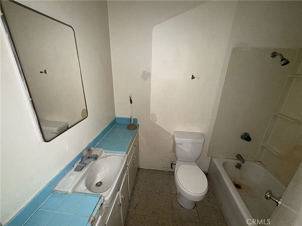 521 E Williams Street Property Photo 25