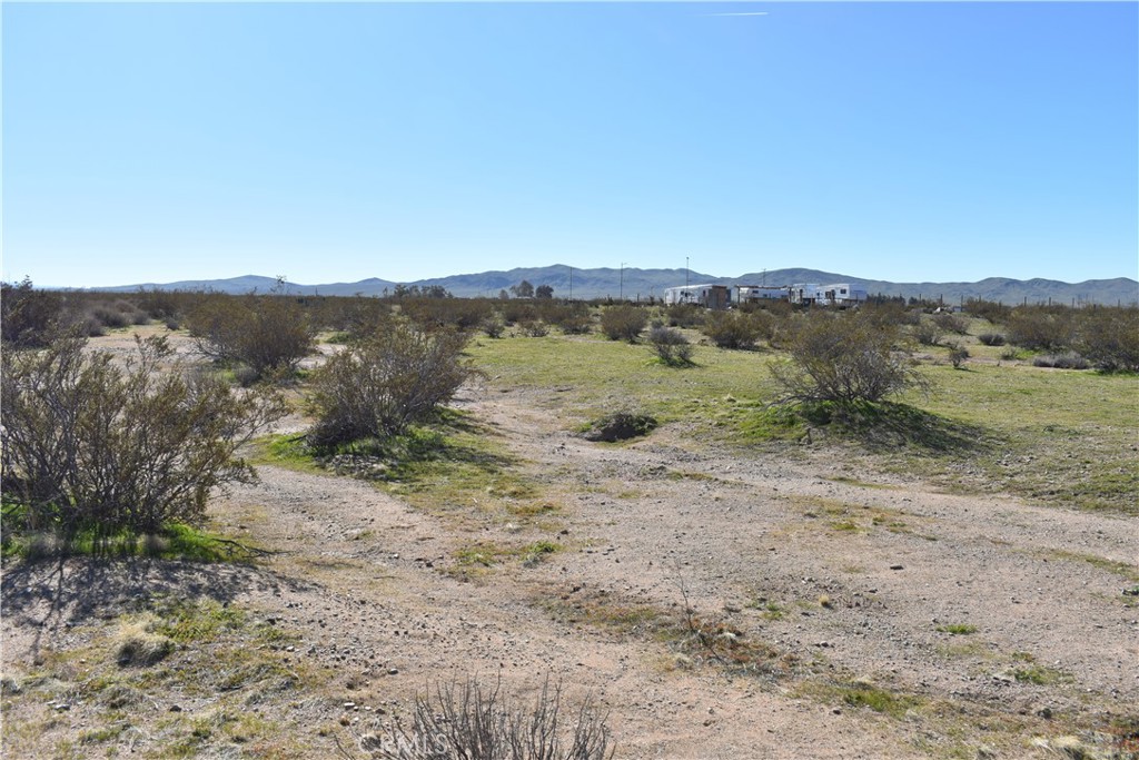 24 Frontier Property Photo 14