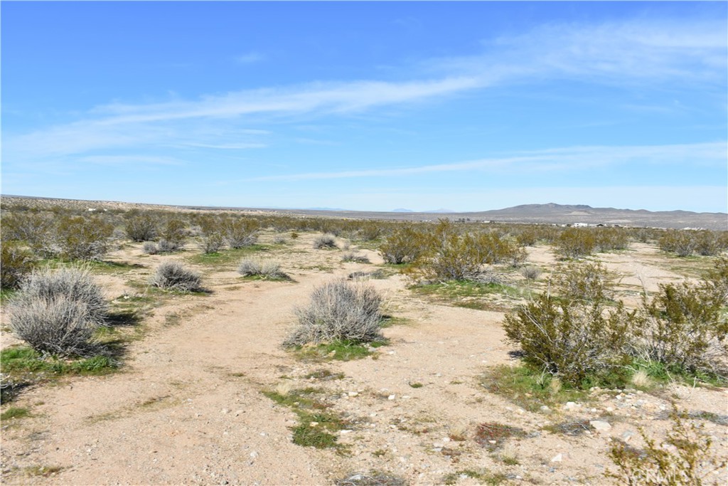 25 Frontier Property Photo 23
