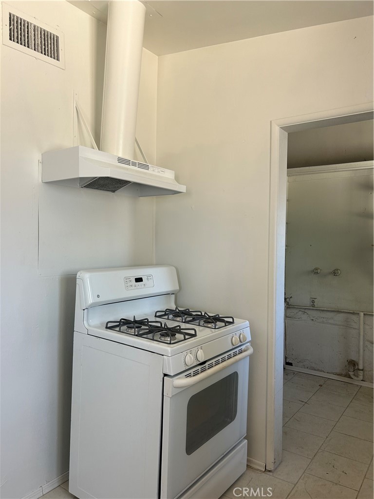 10380 Baker Road Property Photo 11