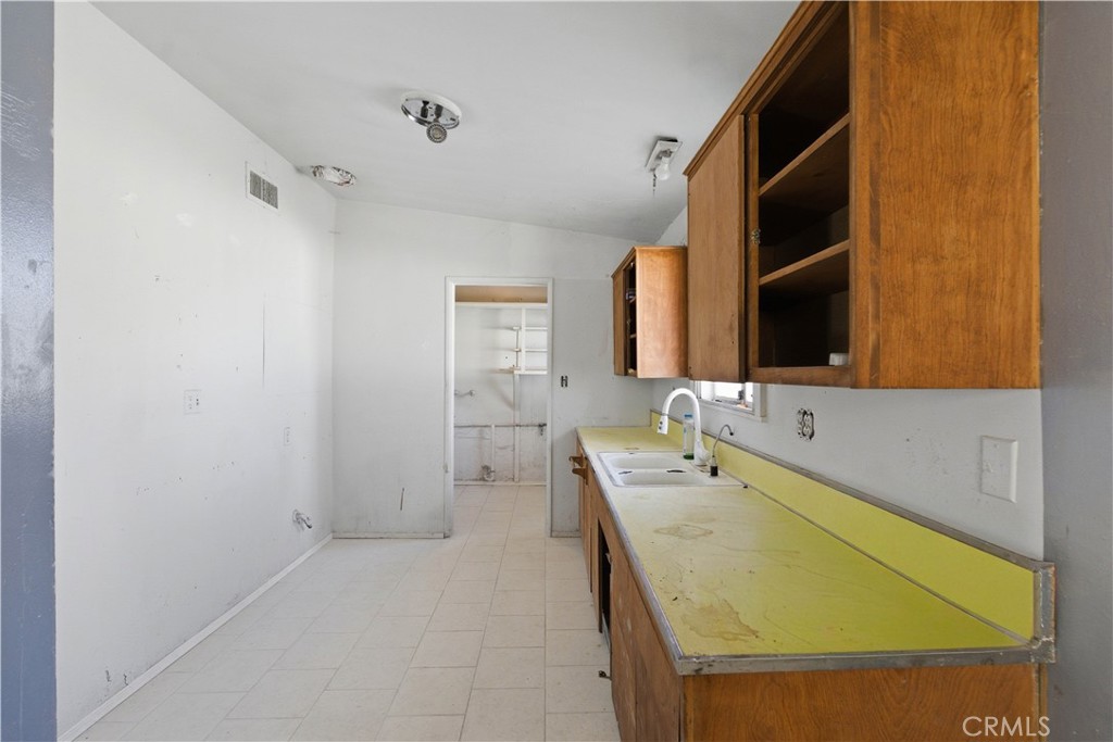 10380 Baker Road Property Photo 13