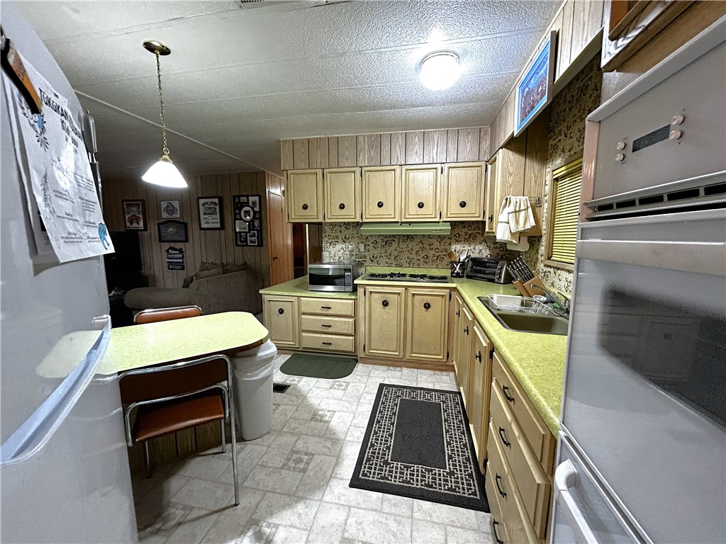 1 Sunrise Property Photo 10