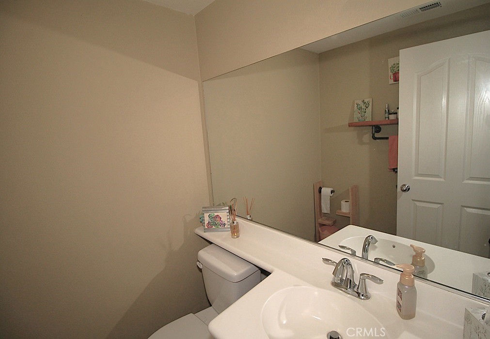 924 Condor Property Photo 14