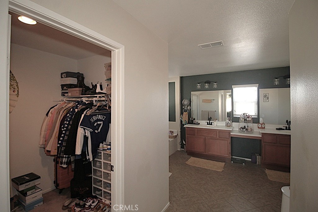 924 Condor Property Photo 37