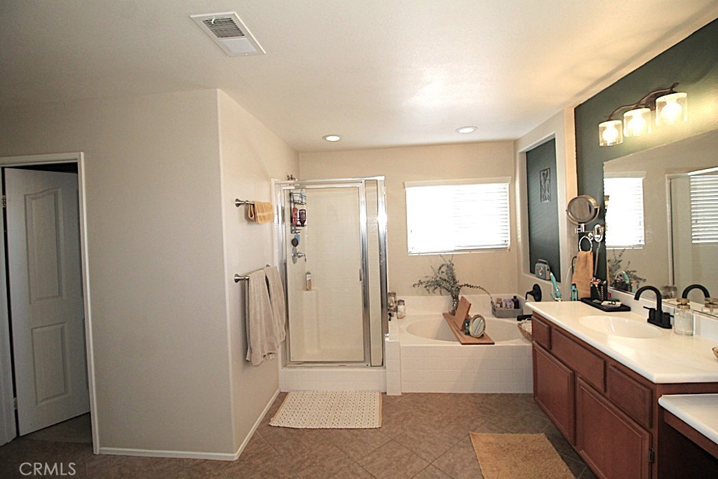 924 Condor Property Photo 39