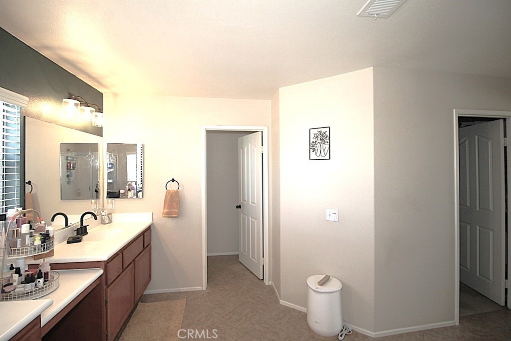 924 Condor Property Photo 40