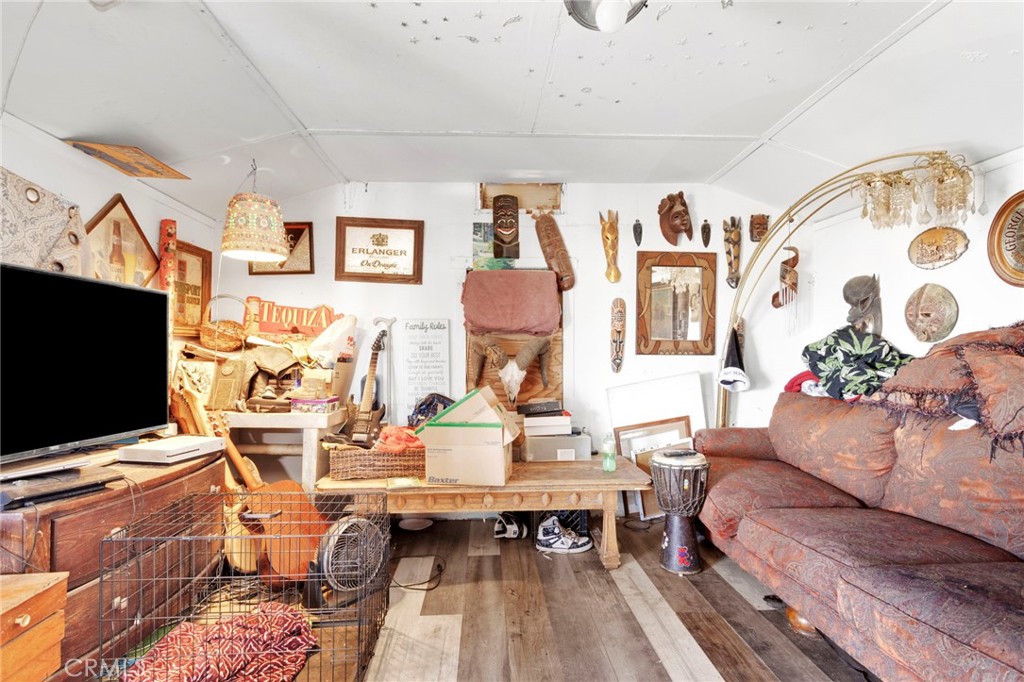 11805 Cove Property Photo 4