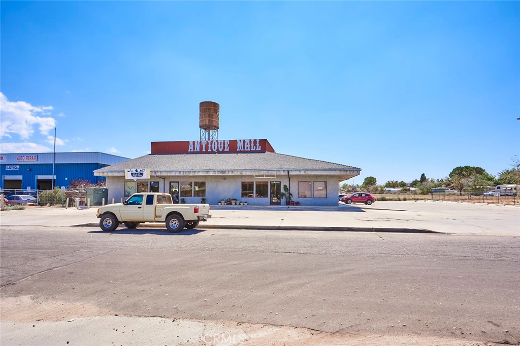 16937 Walnut Street Property Photo 4