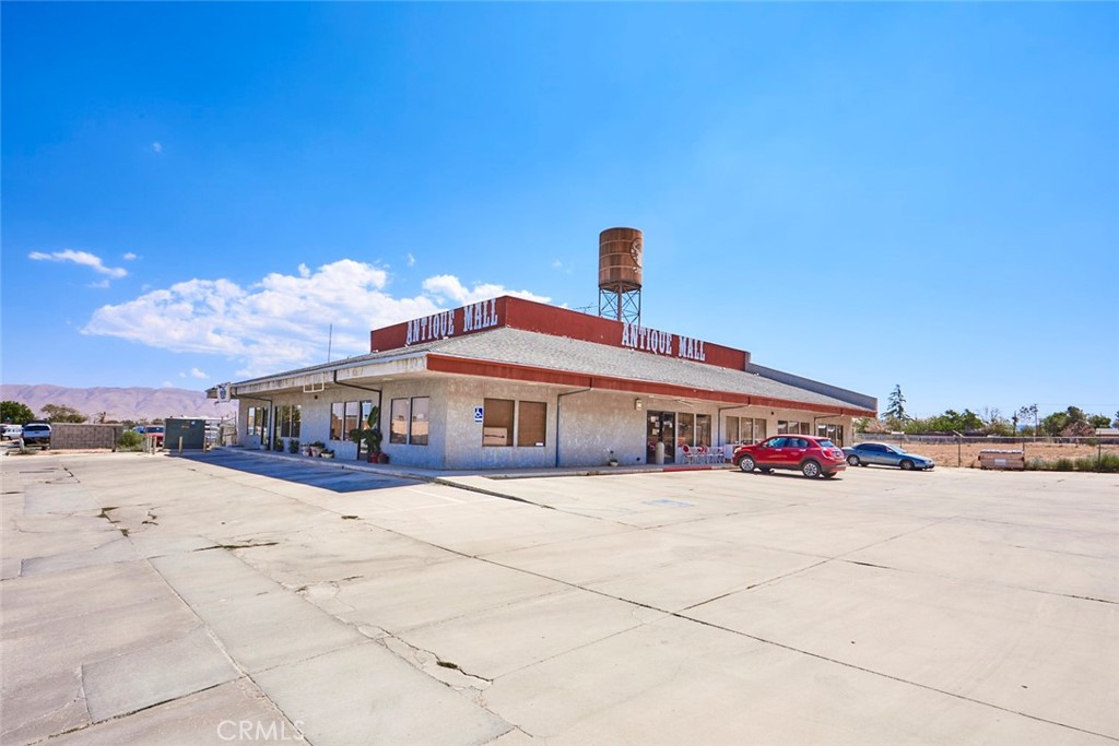16937 Walnut Street Property Photo 5