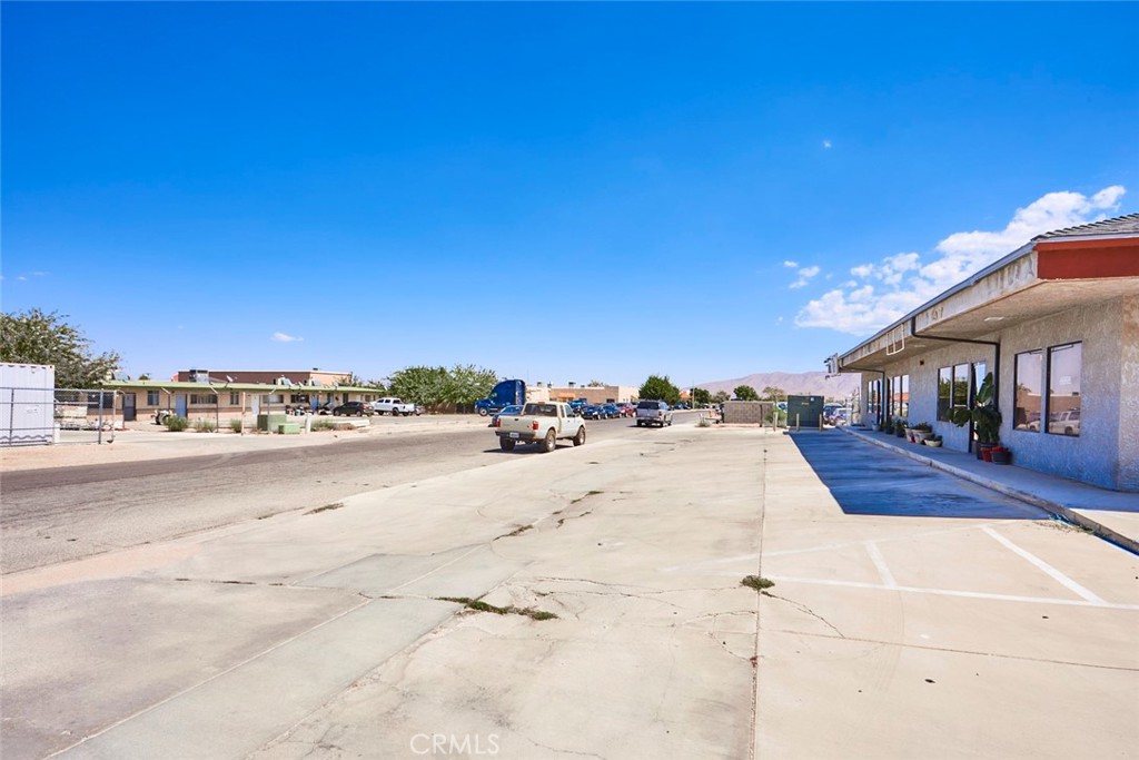 16937 Walnut Street Property Photo 8