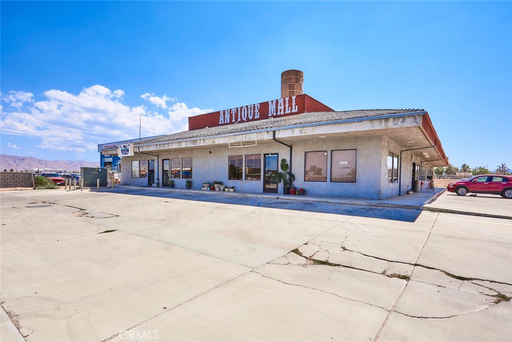 16937 Walnut Street Property Photo 9