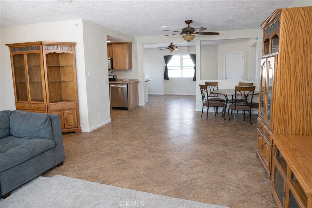 18804 Vine Street Property Photo 4