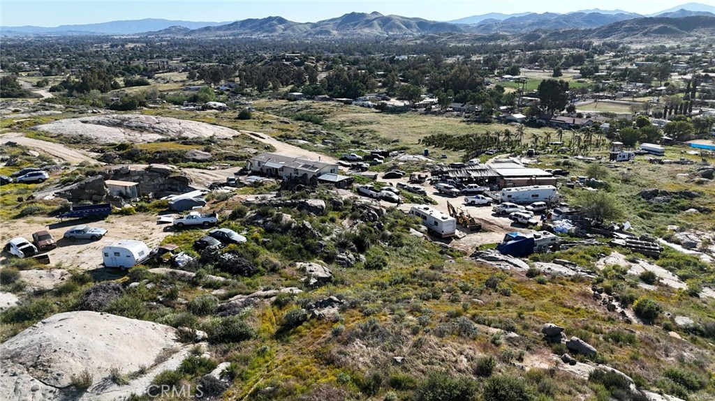 22169 Rocky Hills Property Photo 4