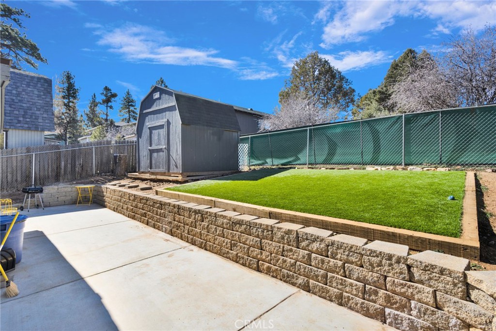 150 Los Angeles Property Photo 2