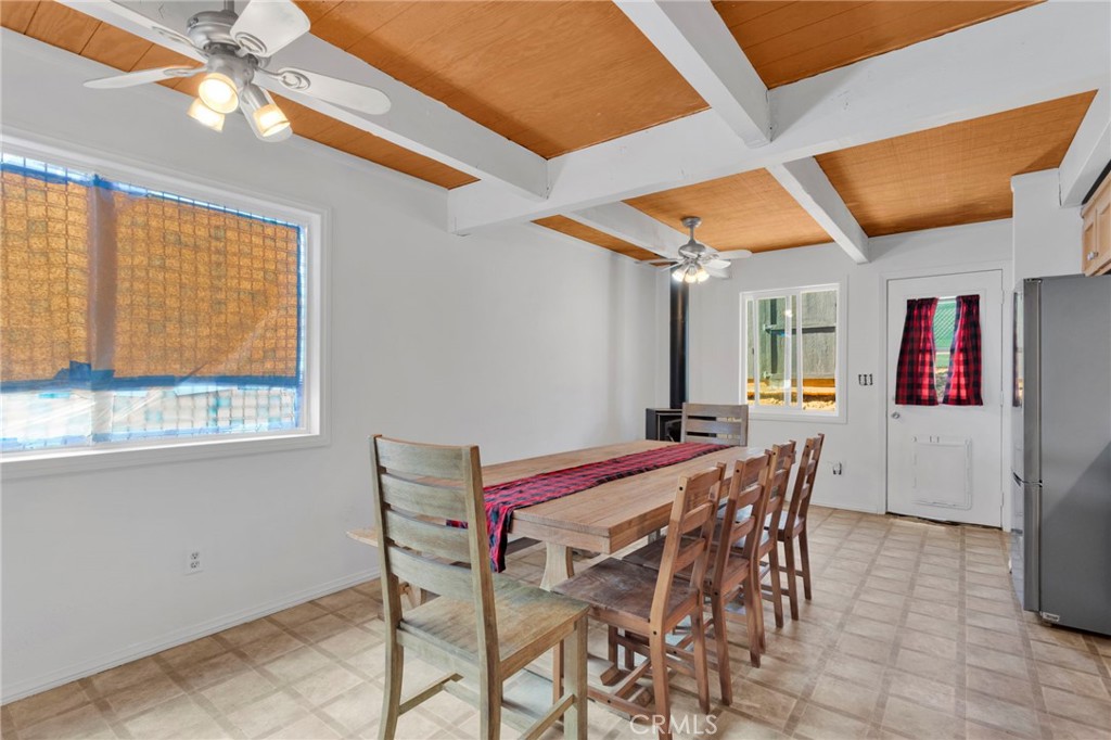 150 Los Angeles Property Photo 8