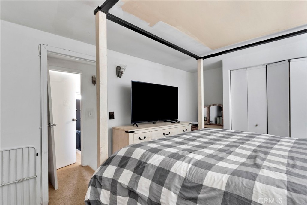 150 Los Angeles Property Photo 17
