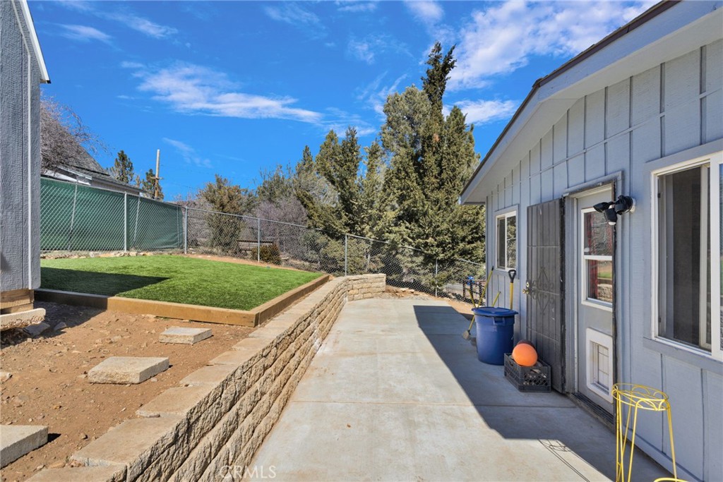 150 Los Angeles Property Photo 19
