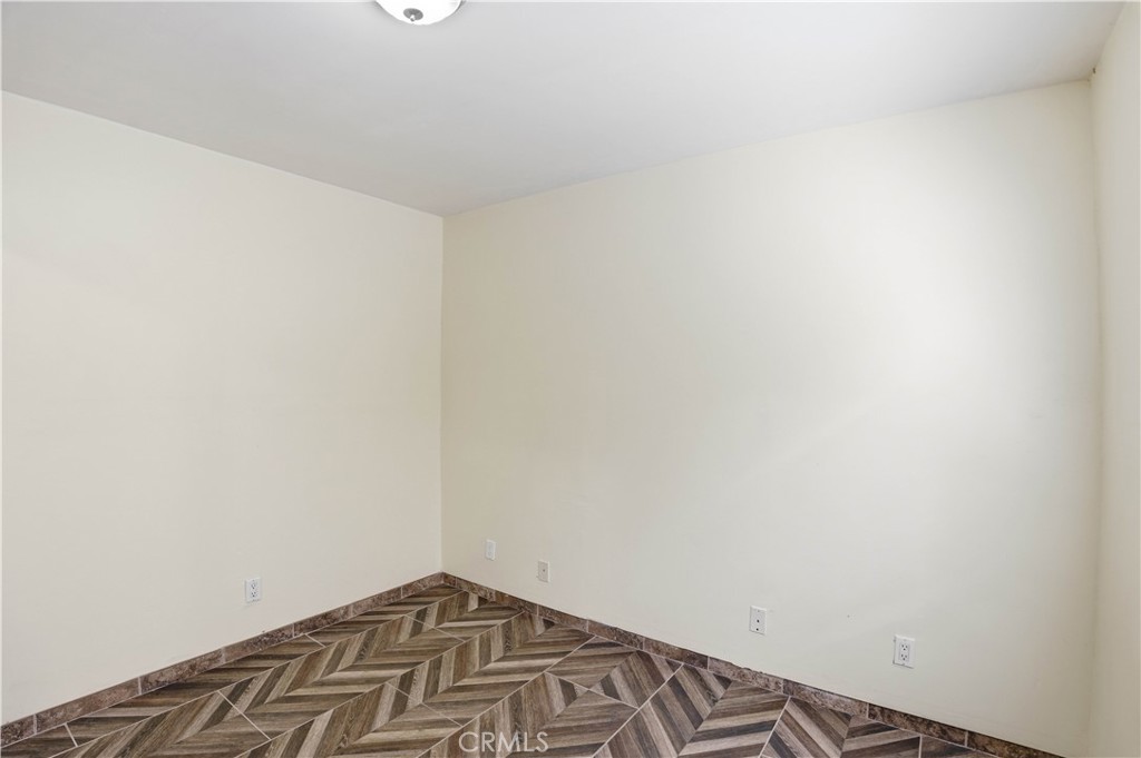 1581 Chanticleer B Property Photo 7