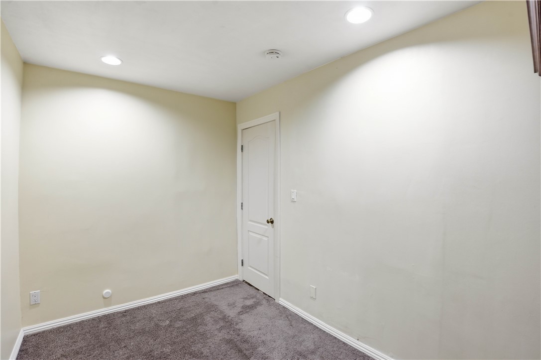 1581 Chanticleer B Property Photo 8