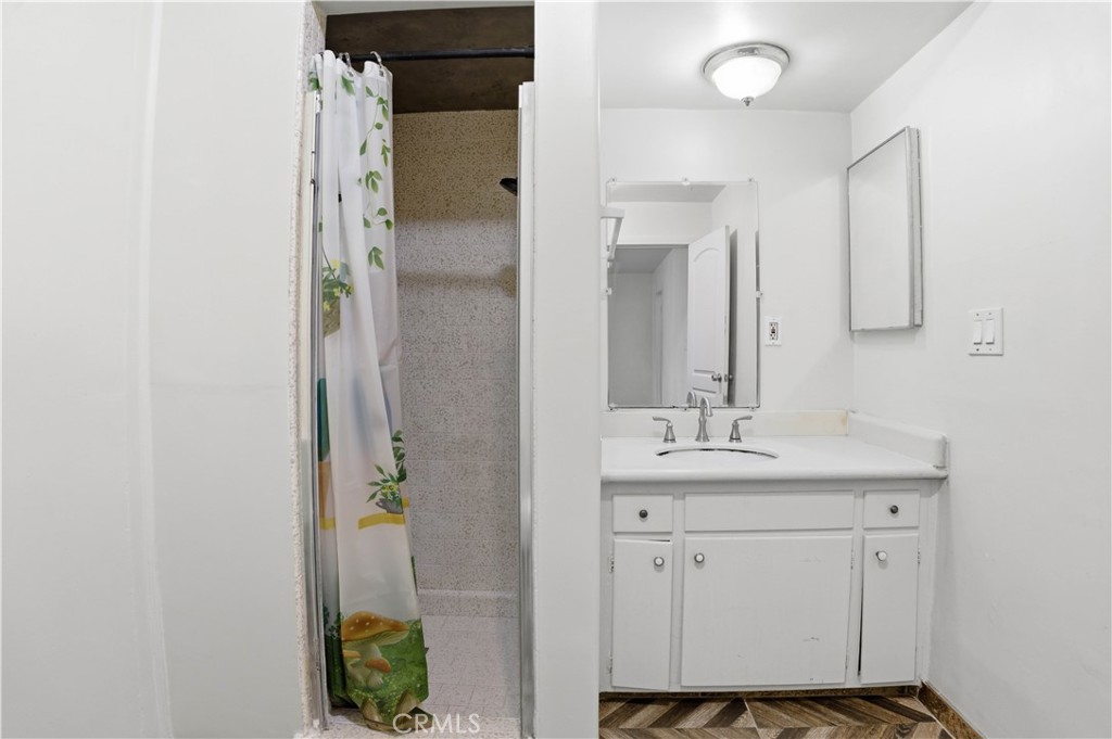 1581 Chanticleer B Property Photo 10