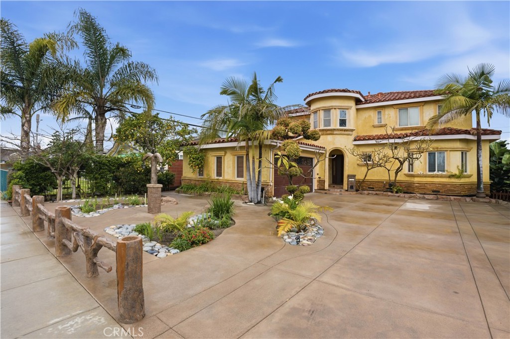 1581 Chanticleer B Property Photo 13