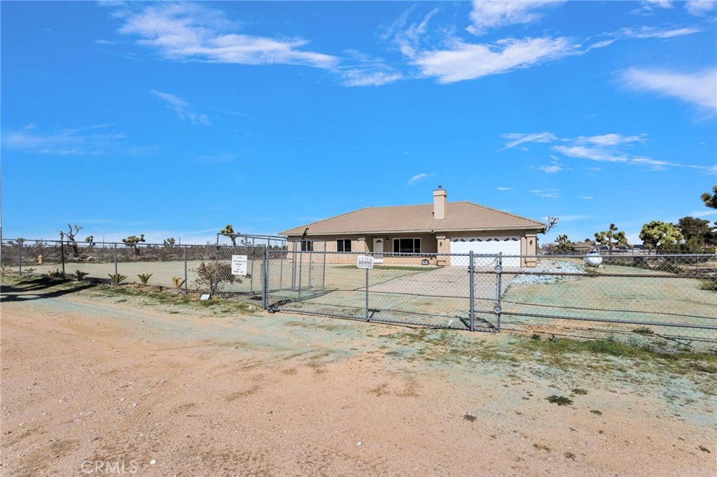 8720 Greasewood Lane Property Photo 2