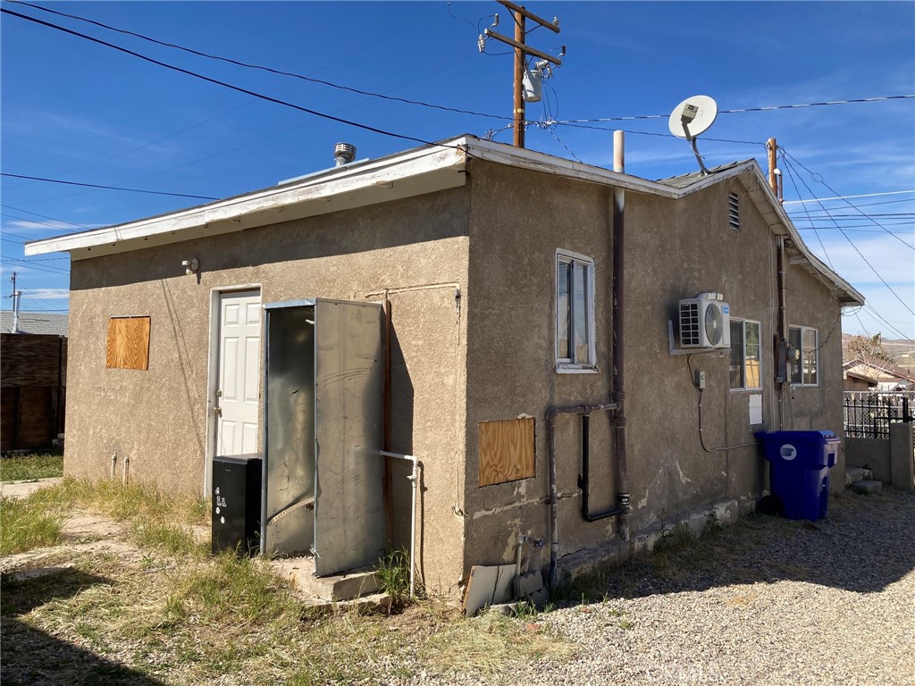 515 Clark Property Photo 4