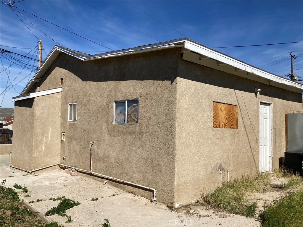515 Clark Property Photo 5