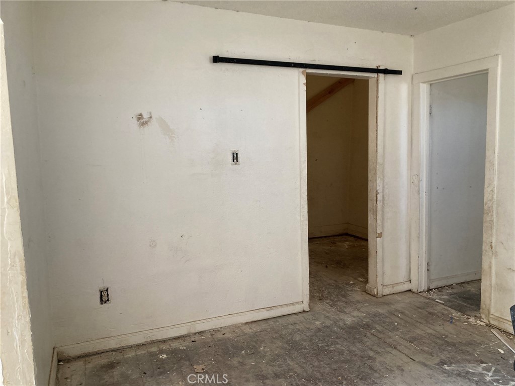 515 Clark Property Photo 28