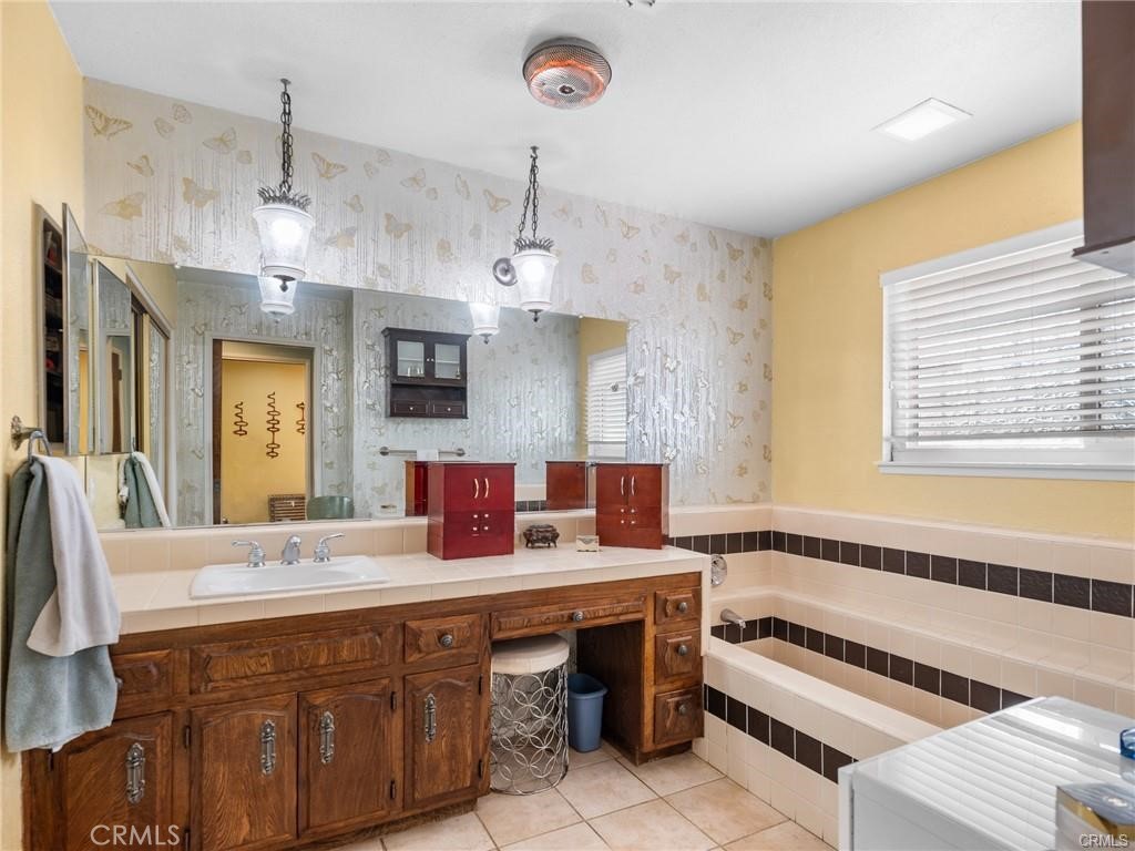 13916 Burning Tree Drive Property Photo 34